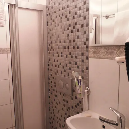 دينيزاتي بنسيون *