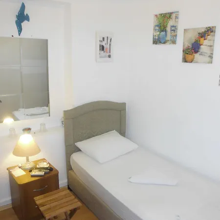 Hostal Denizati *