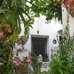 Denizati Hostel *